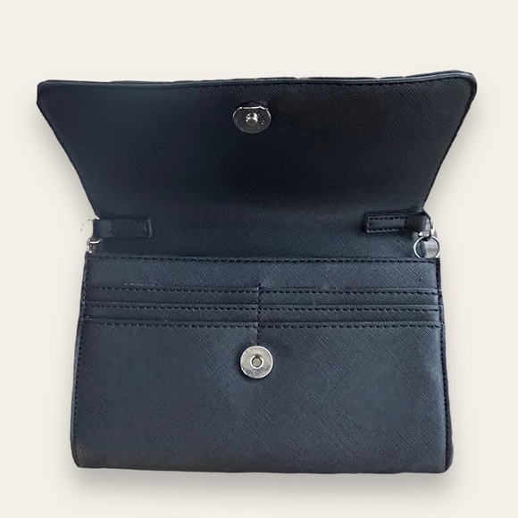 Betsey Johnson Crossbody Bag On Chain Black Clutch Pcckets Card Holders Logo - Picture 9 of 12